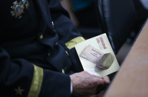 Президент РФ Владимир Путин подписал указ, который на федеральном уровне закрепляет статус многодетных семей и определяет меры поддержки для них.  Как разъяснила министр труда и социальной политики Приморского края Светлана Красицкая, статус многодетной с