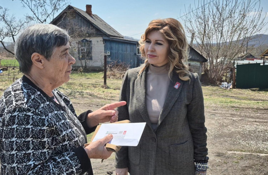 #ПозывнойКультура: семьям приморцев вручили письма от участников СВО с передовой