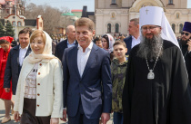 Олег Кожемяко поздравил православных приморцев с Пасхой