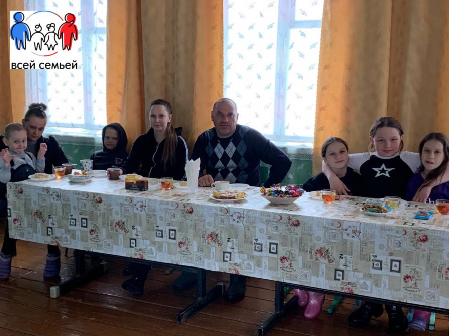 Бывает, просто поговорить со своими родителями необходимо каждому из нас. 