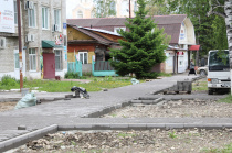 Завершаются работы по обустройству пешеходной дорожки к Храму в селе Чугуевка. 