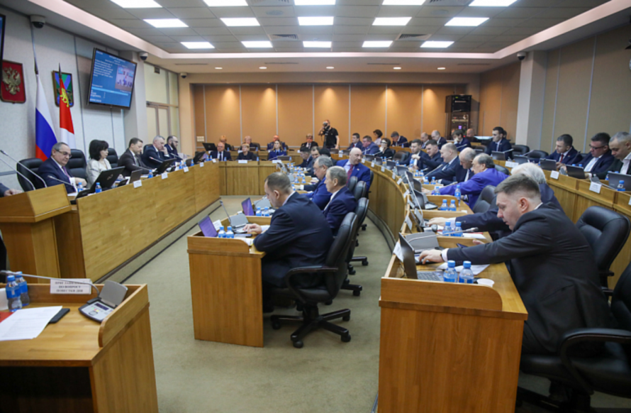 Финансирование мер соцподдержки, здравоохранения и ремонта дорог увеличили в Приморье