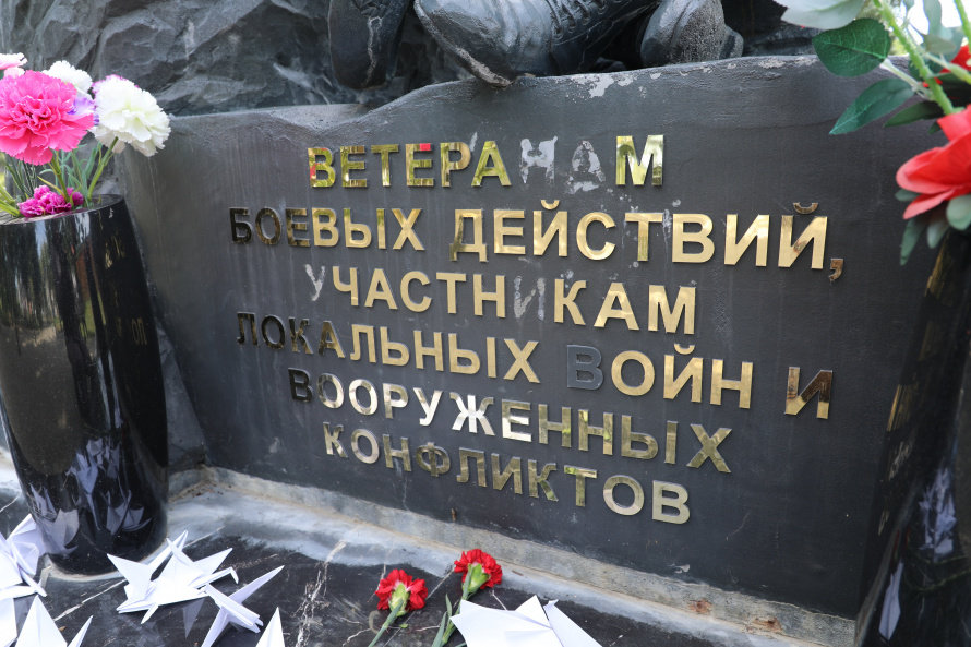 Очередной акт вандализма произошел в Парке Памяти в селе Чугуевка