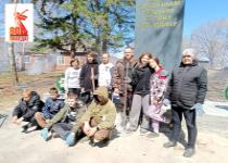 Волонтеры в селе Самарка провели субботник Волонтеры в селе Самарка провели субботник