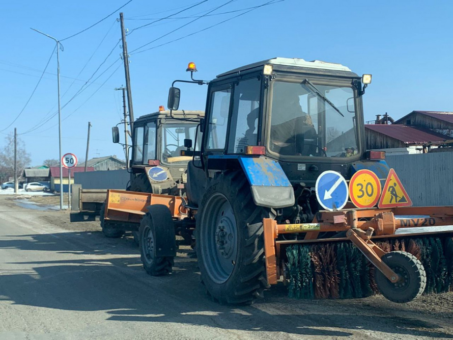 Дорожные и коммунальные службы округа продолжают работы в округе. 