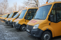 Более 250 школьных автобусов получили школы Приморья за шесть лет