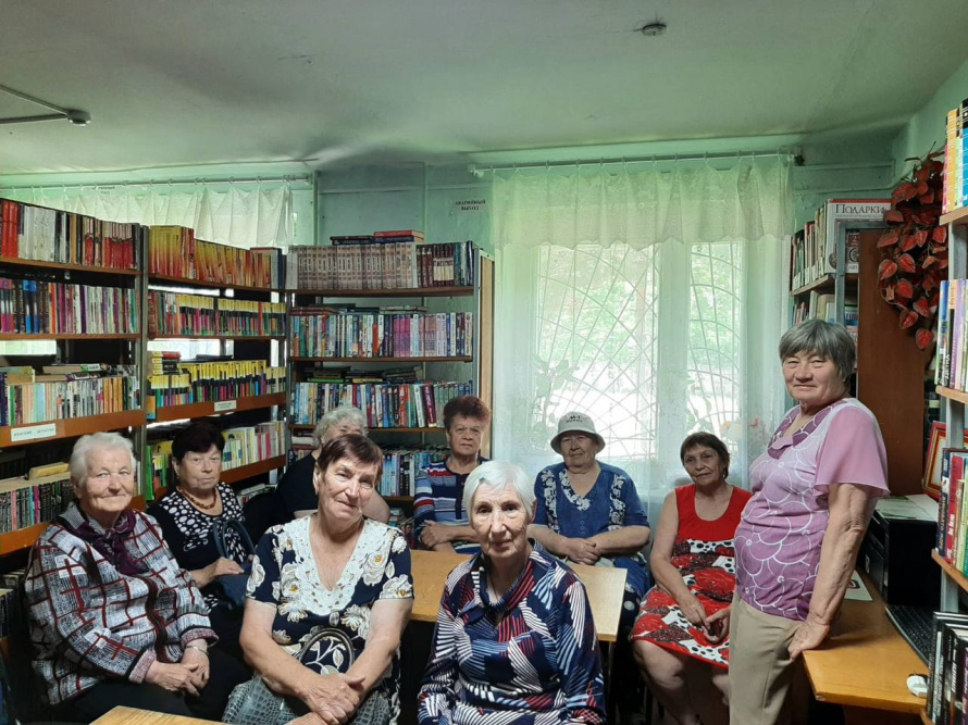 В сельской библиотеке-филиале с. Чугуевка для женщин клуба "Для  Вас" прошёл час мужества "Подвиг дальневосточников", посвящённый 85- летию Хасанским событиям 1938 года. 